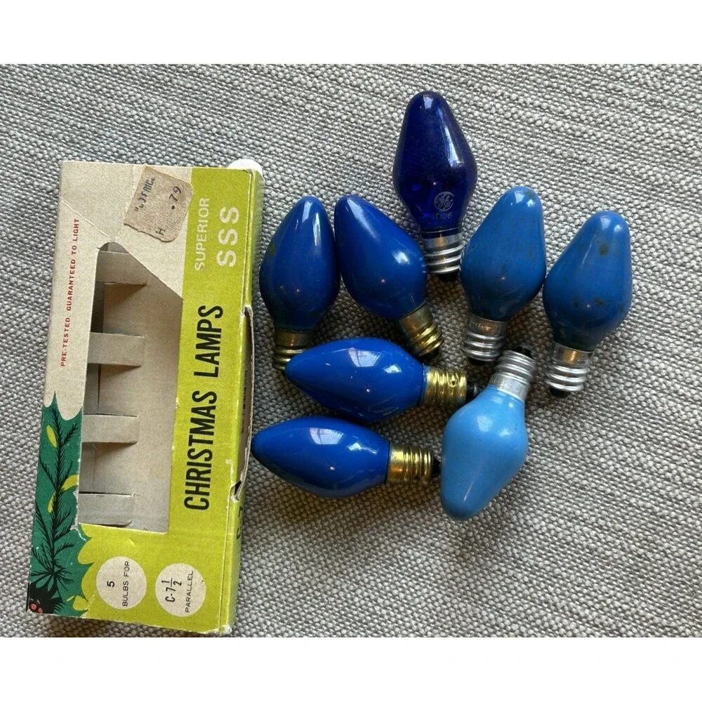 Vintage Holiday / Christmas String Lights w/ 8 additional blue replacement blubs